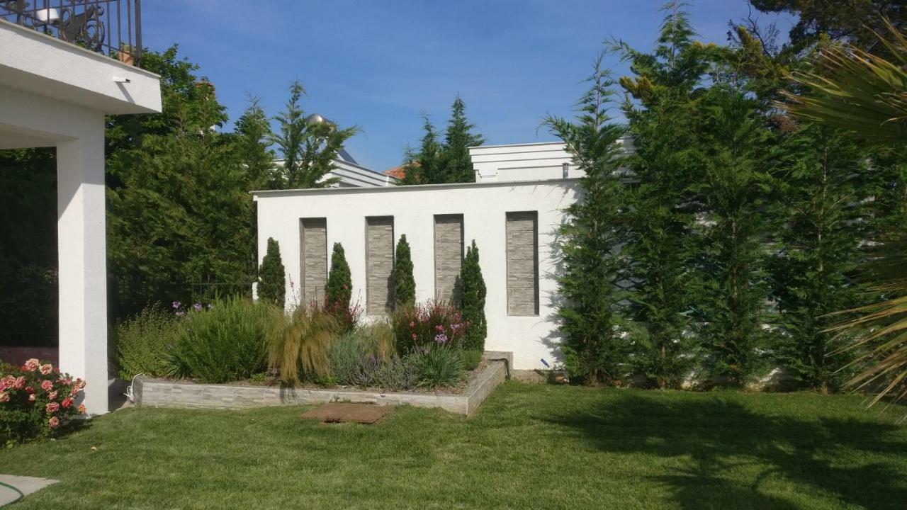 Vila Marry'S House Karianí Exteriér fotografie