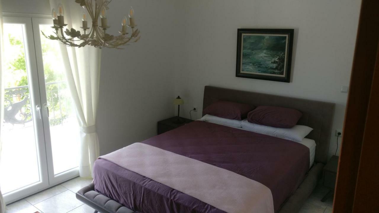 Vila Marry'S House Karianí Exteriér fotografie